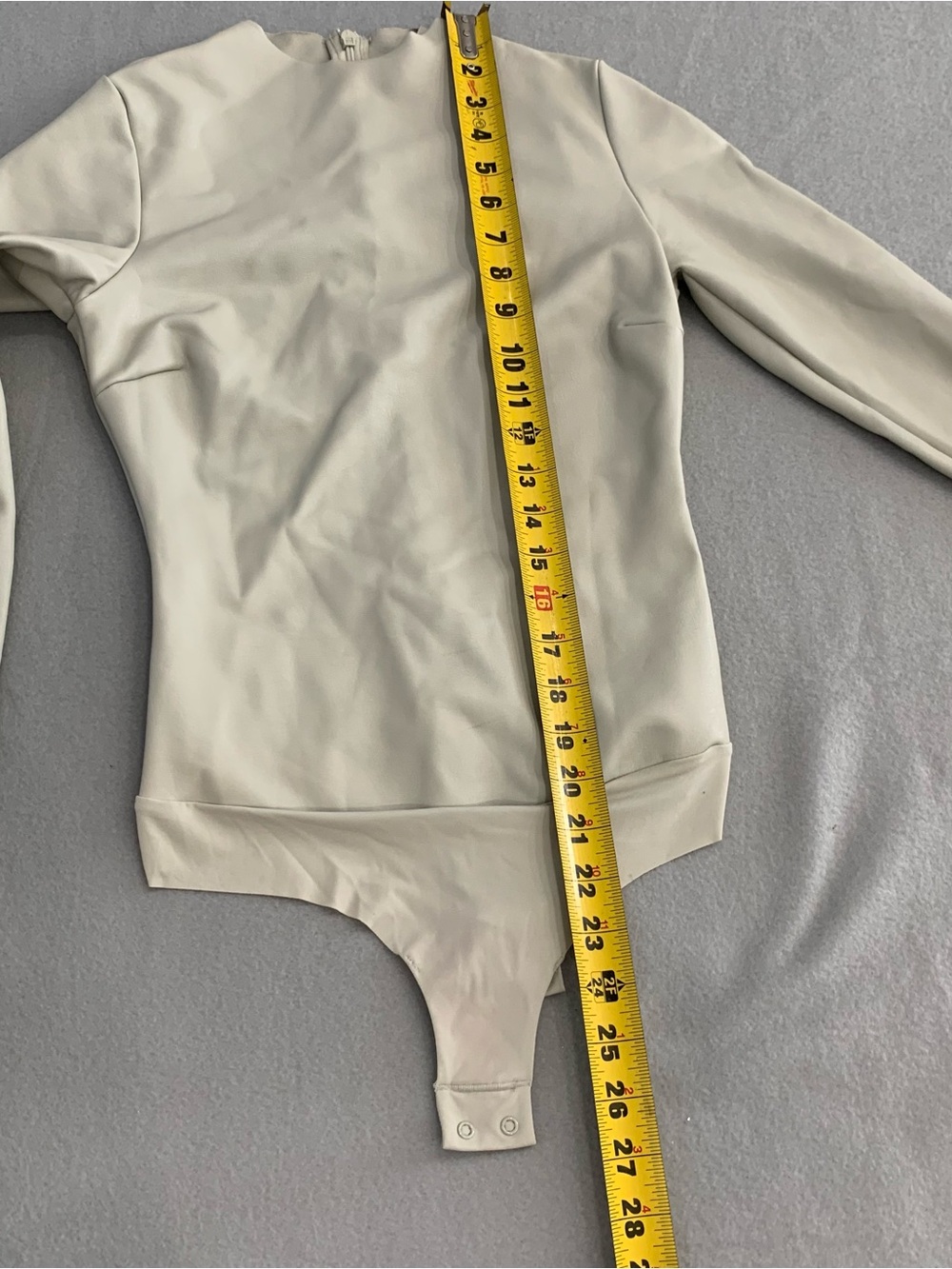 Skims Faux Leather Bodysuit Sz Small BeigeMock Neck Long Sleeve Shell Neutral - Picture 4 of 11
